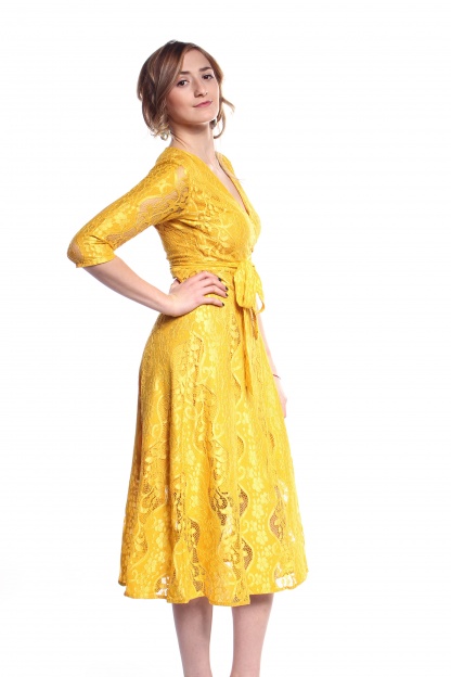 Obrázok 2 Žlté čipkované midi šaty
