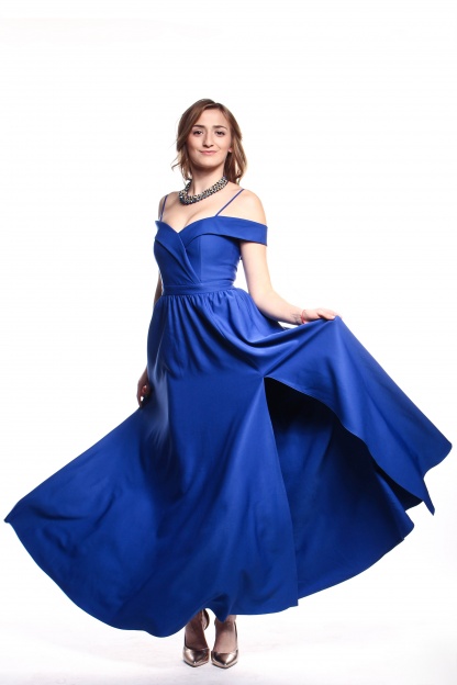 Obrázok 3 Modré plesové šaty